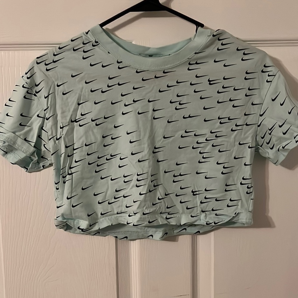 Nike aqua crop top size extra small